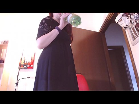❤️ Um escravo submisso que adora cuecas sujas e deliciosas é forçado a masturbar-se depois de ver este vídeo! ☑ Porno fb em nós ☑