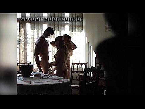 ❤️ Amigos sexuais convidam um homem gigante e um ménage à trois com ele ☑ Porno fb em nós ☑